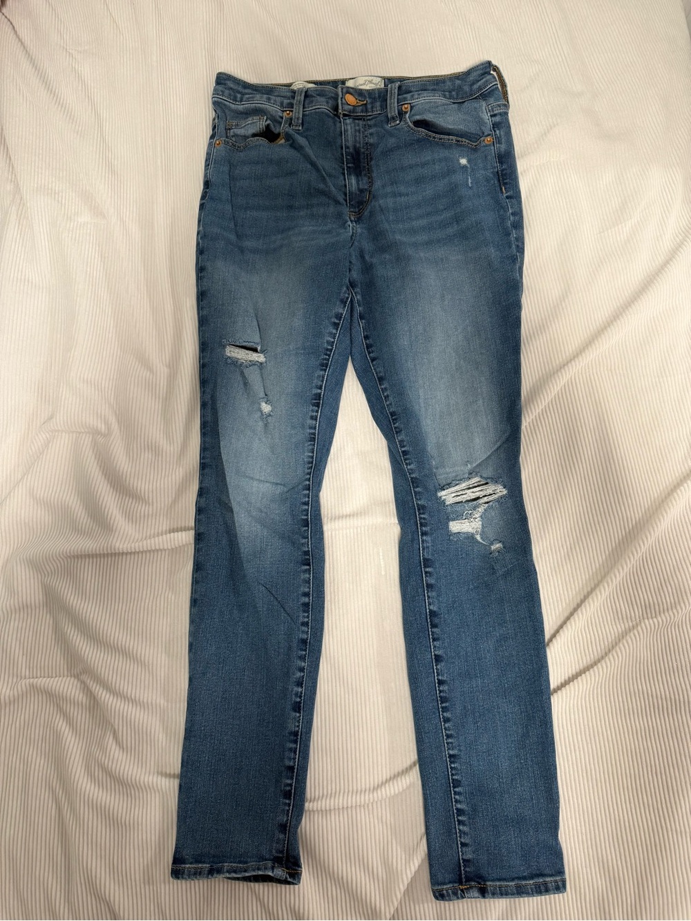 Universal Thread Medium Blue Distressed Skinny Jeans